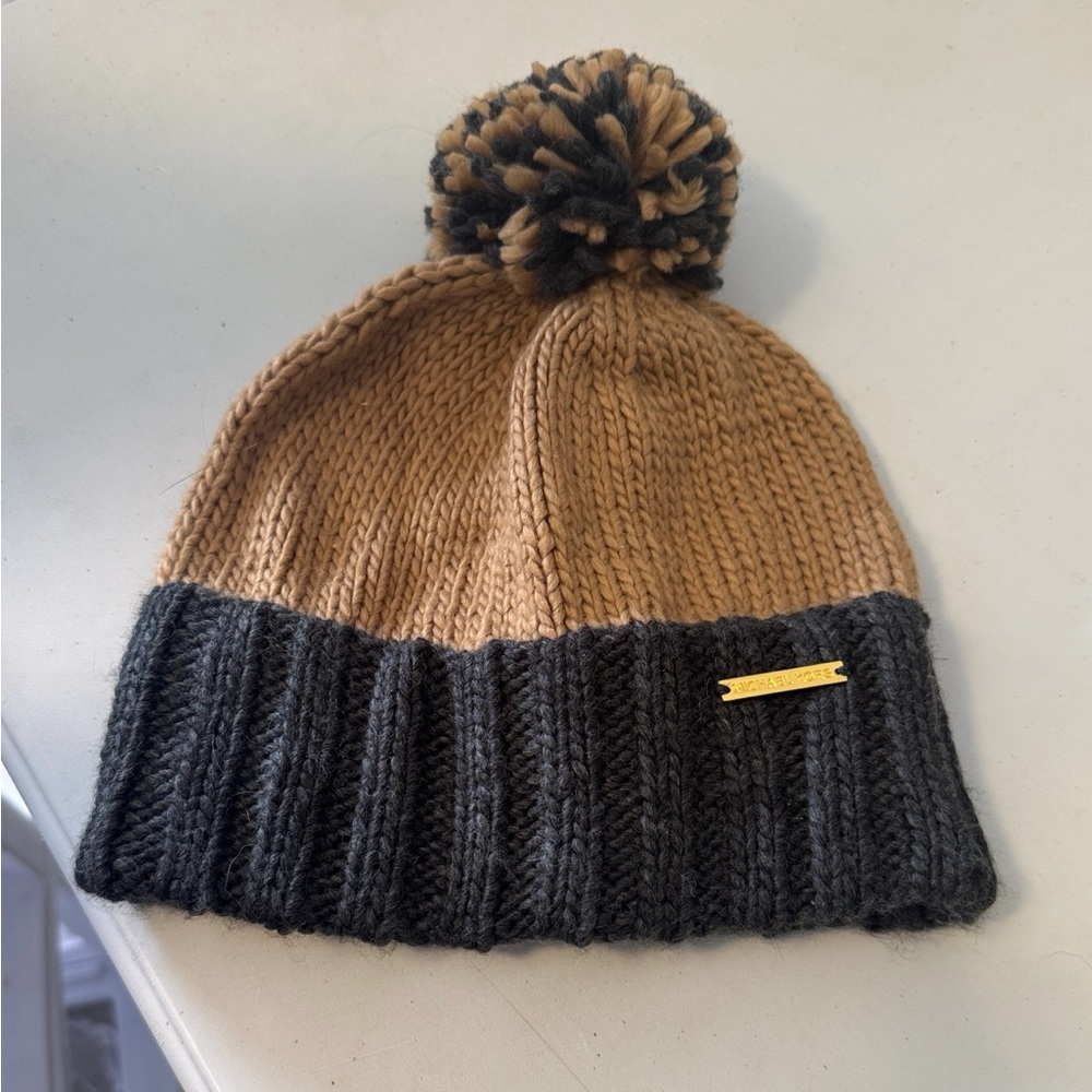 Michael Kors Womens Pom-Pom Beanie- NWOT